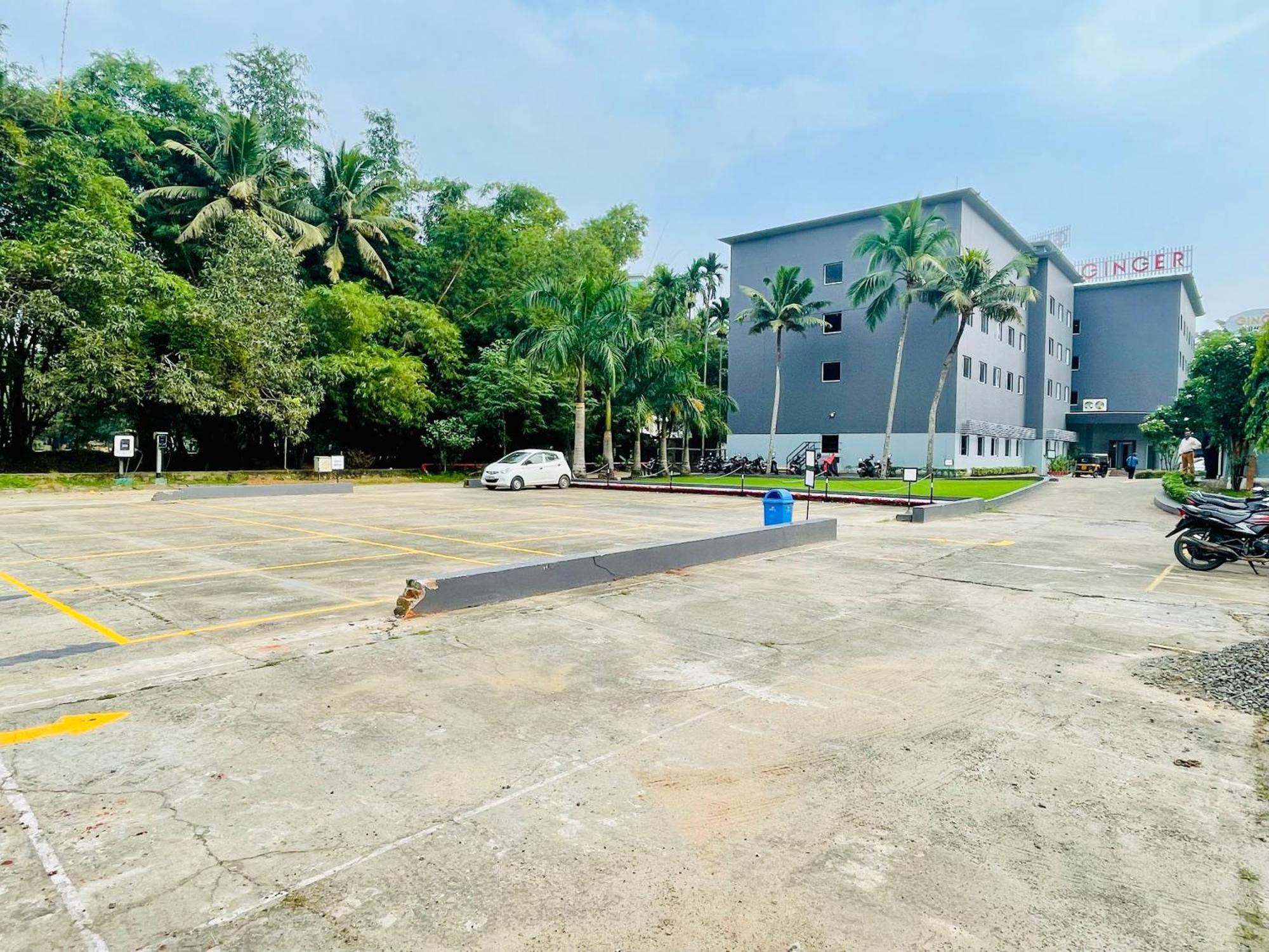 Ginger Trivandrum Hotel Kazhakuttam Exterior photo